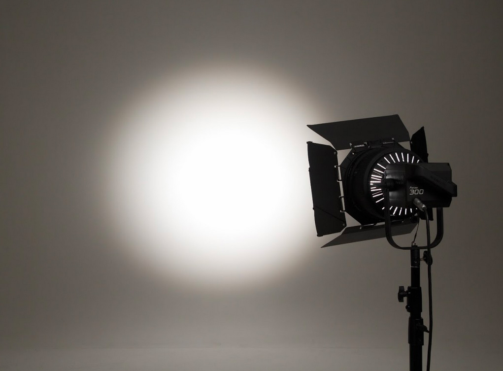 Nanlite FL-20G Fresnel Lens Review - DUDE OI